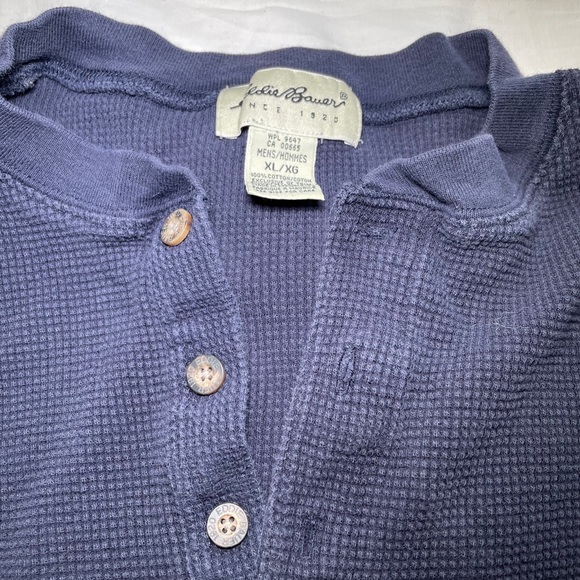 Eddie Bauer Men’s Three Button Thermal Sweatshirt - Picture 2 of 2